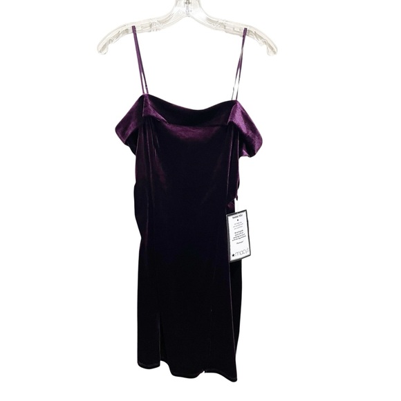 Emerald Sundae Dresses & Skirts - Emerald Sundae Velvet Off Shoulder Bodycon Dress Purple Women Size Medium NWT